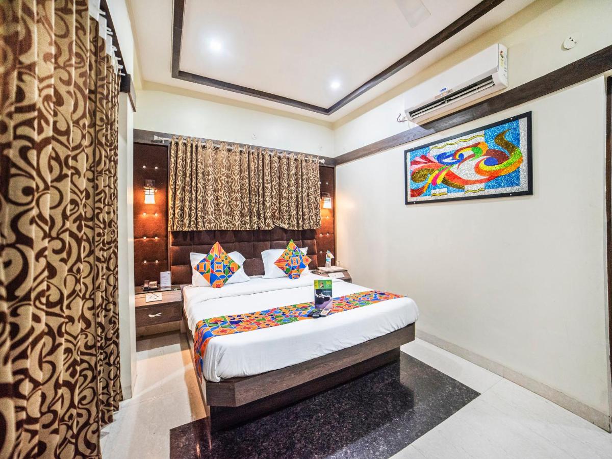 FabHotel Santoor Geeta Bhawan Square - Housity