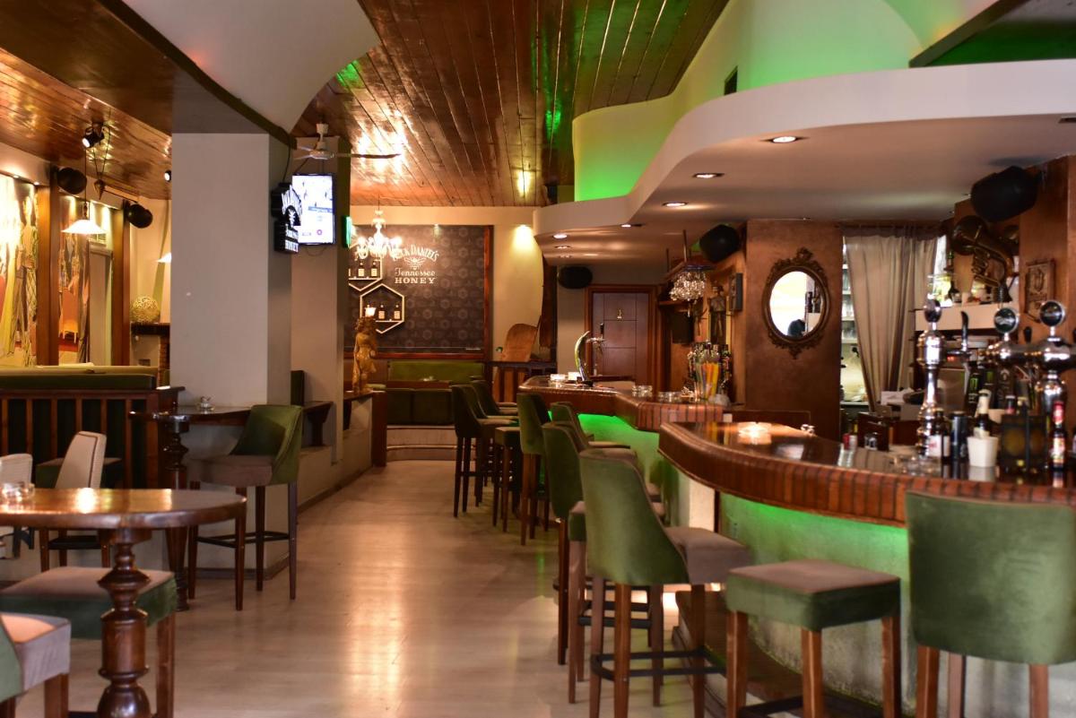 Epidavros Plaza - Housity