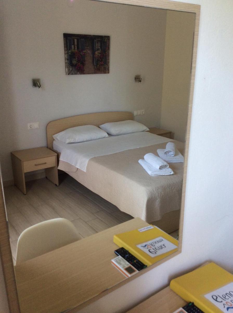 Elena Rooms - Housity
