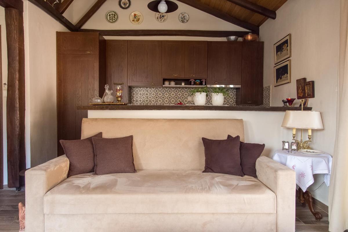 Tasos House - Housity