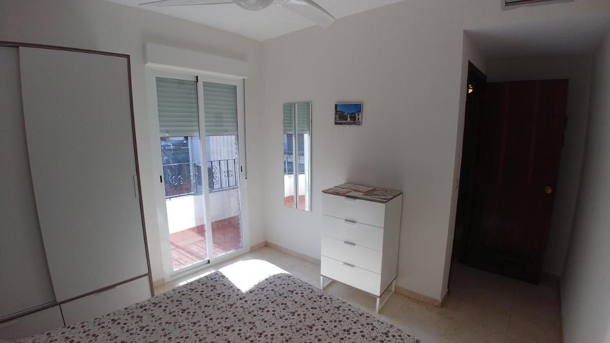 Alojamiento Plaza Chirinos - Housity