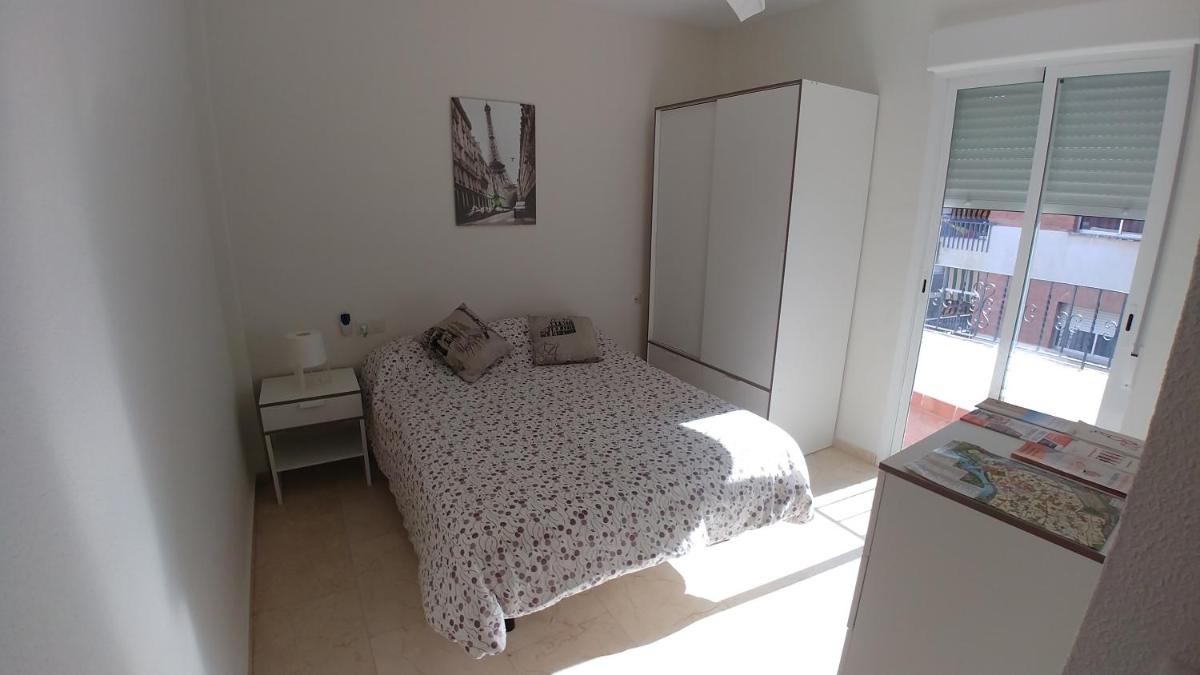 Alojamiento Plaza Chirinos - Housity