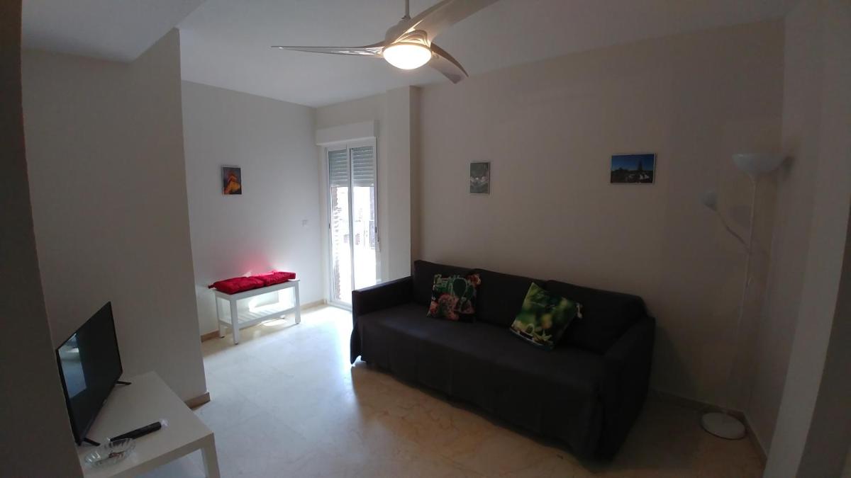Alojamiento Plaza Chirinos - Housity