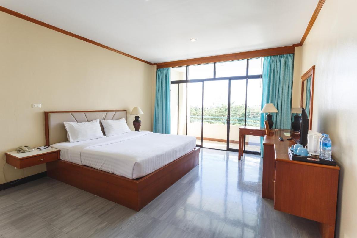 Surin Majestic Hotel - Housity