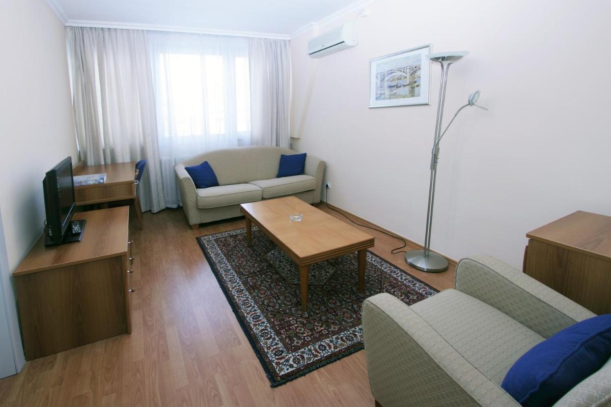 Hotel Rex - Housity