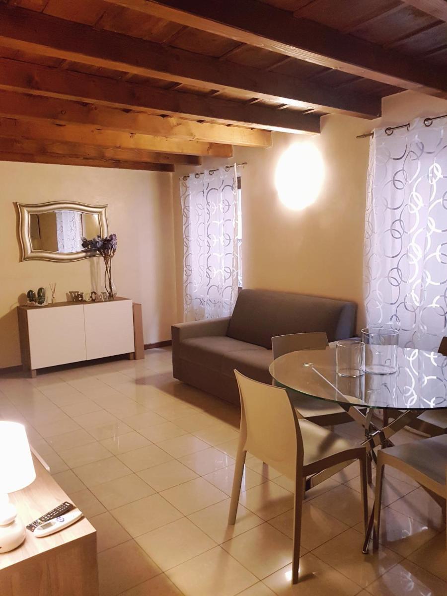 Elly's House - Housity