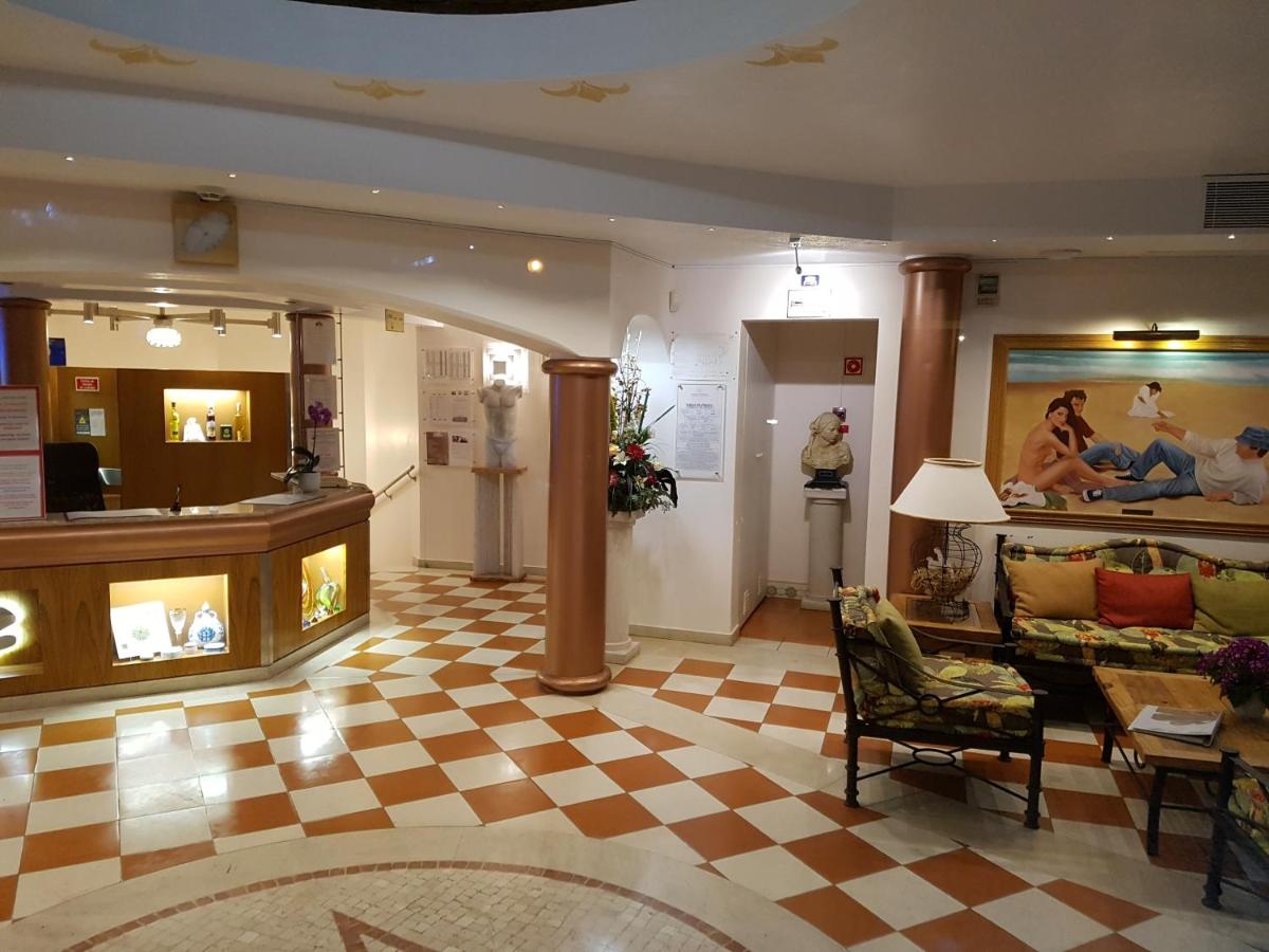 Uma área de estar em Cerro Da Marina Hotel - Adults Only