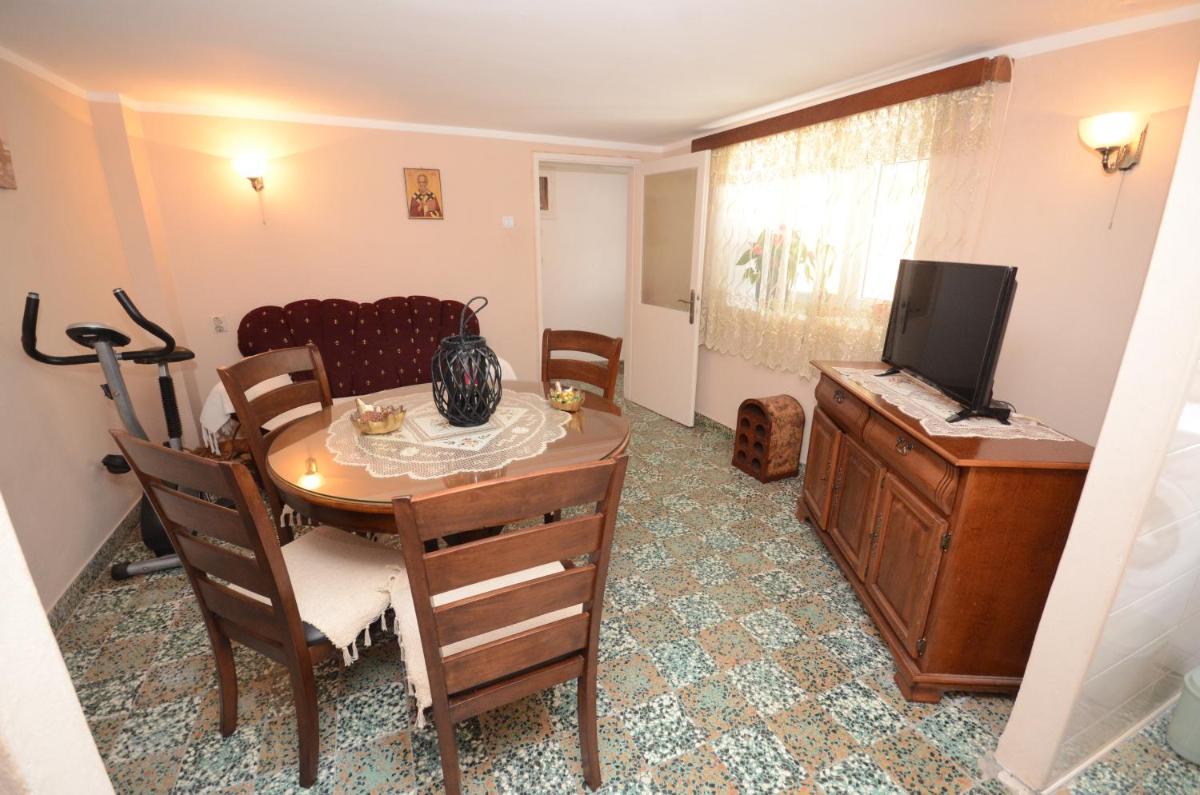 Stone House Dragutinovic - Housity