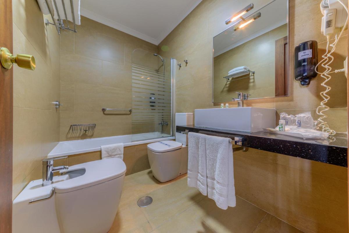 Hotel Playa de Regla - Housity