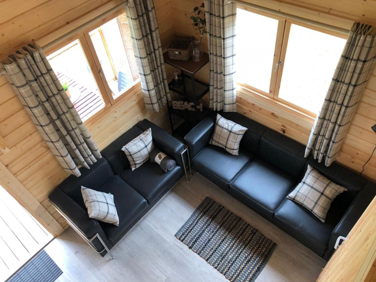 Bacchus Hotel Log Cabins - Housity