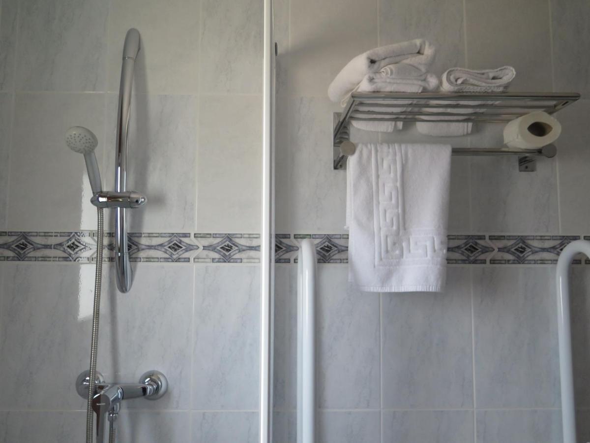 Hostal Gúdar - Housity