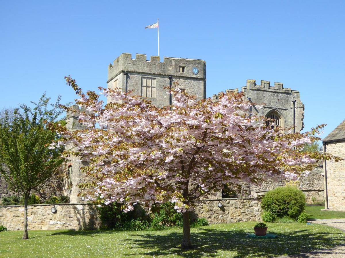 The Garden Suites at Snape Castle Mews - Housity