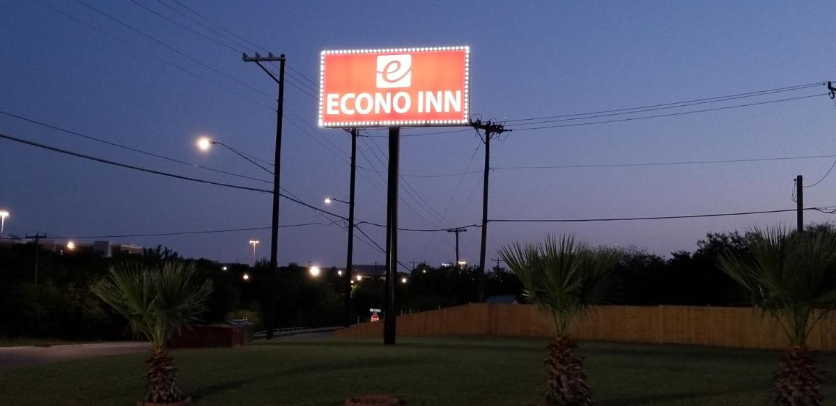 Econo Inn Lackland AFB-Seaworld San Antonio - Housity