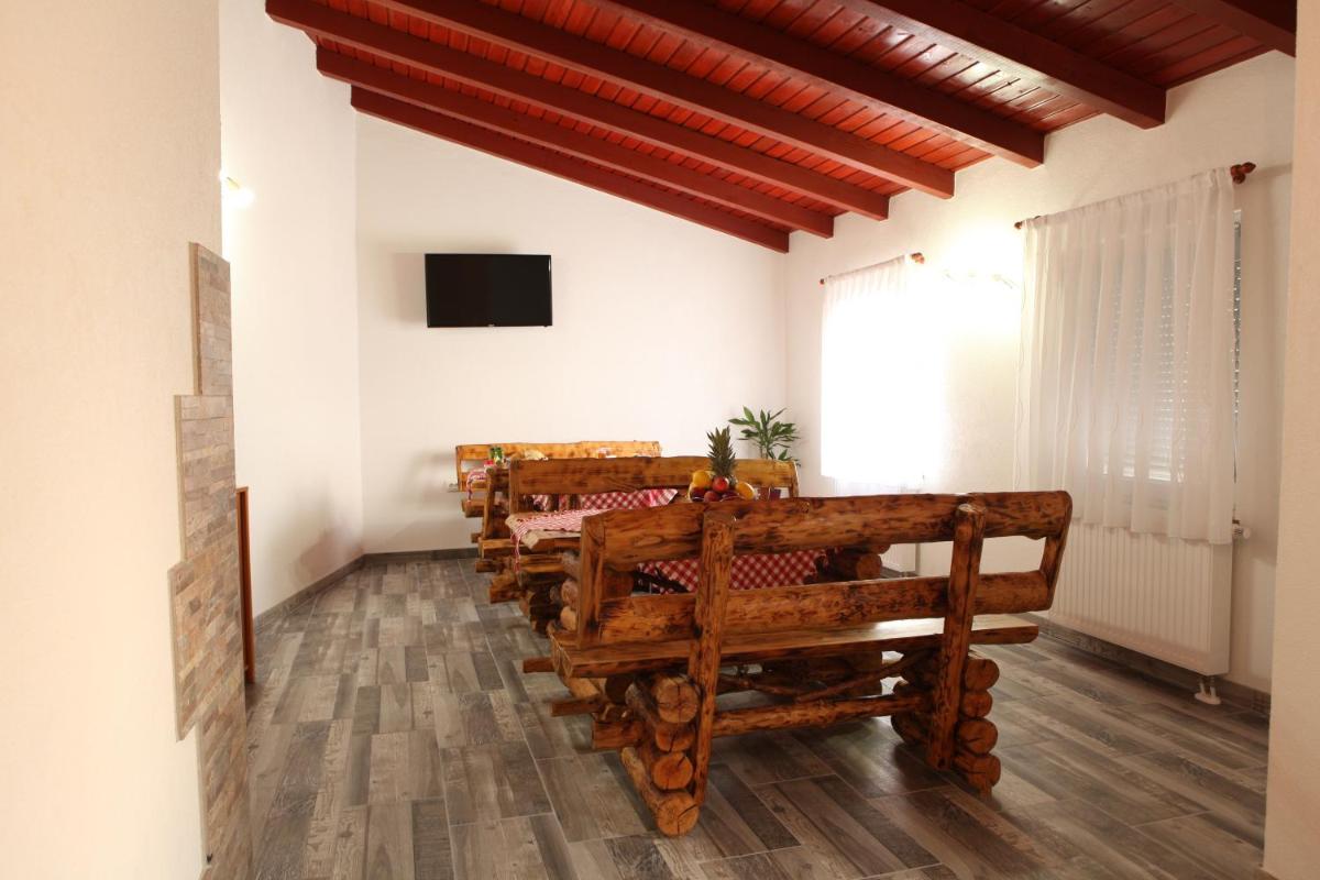 Guesthouse Samolov - Housity