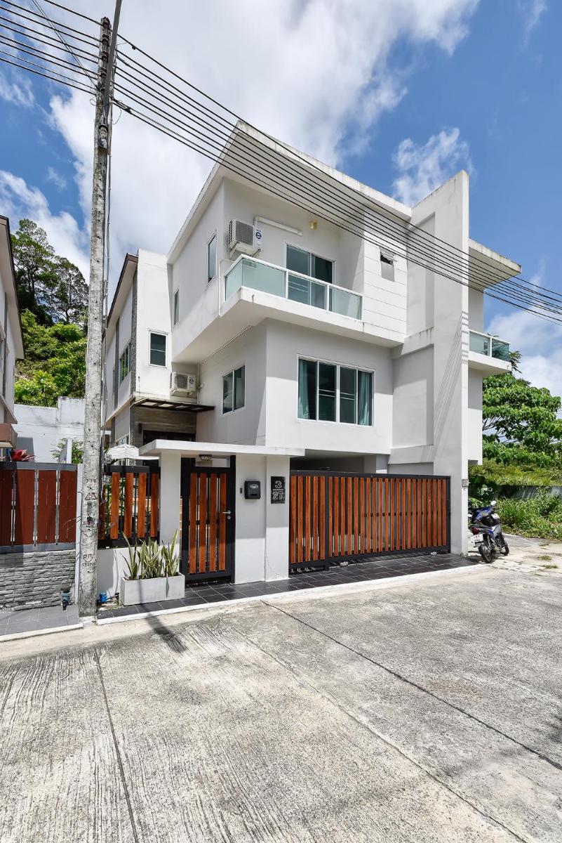 Modern House Patong Hill - 7 beds - Kitchen - Housity