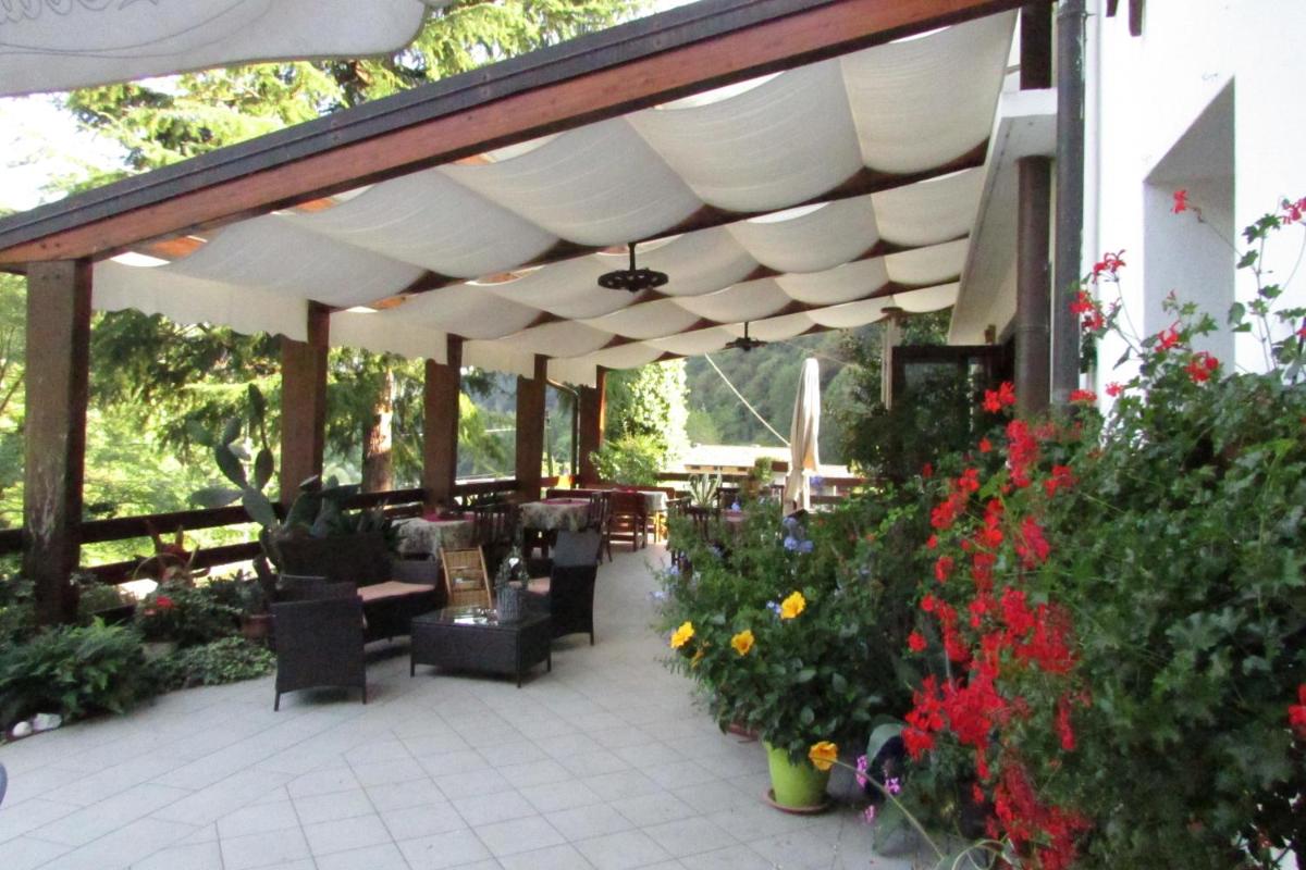Albergo Alla Trota - Housity