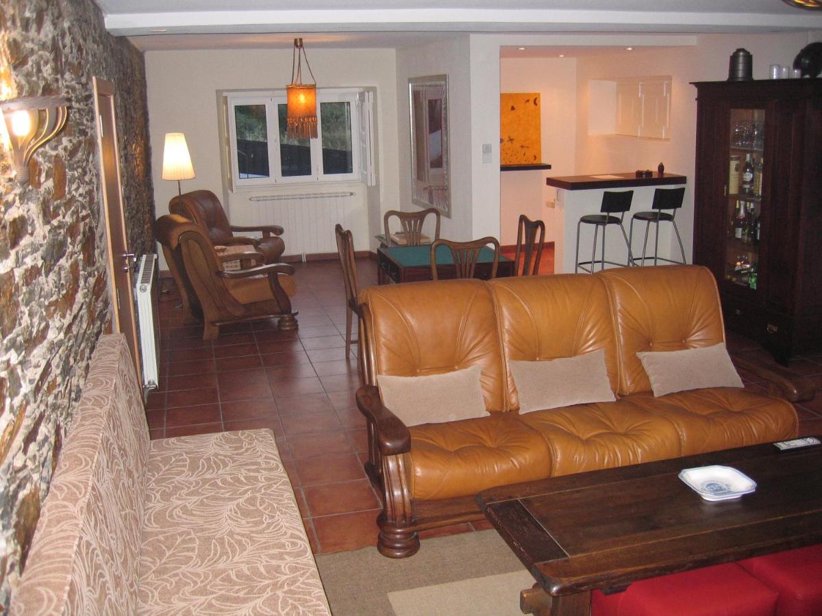 Casa Ribeira de Pera - Housity