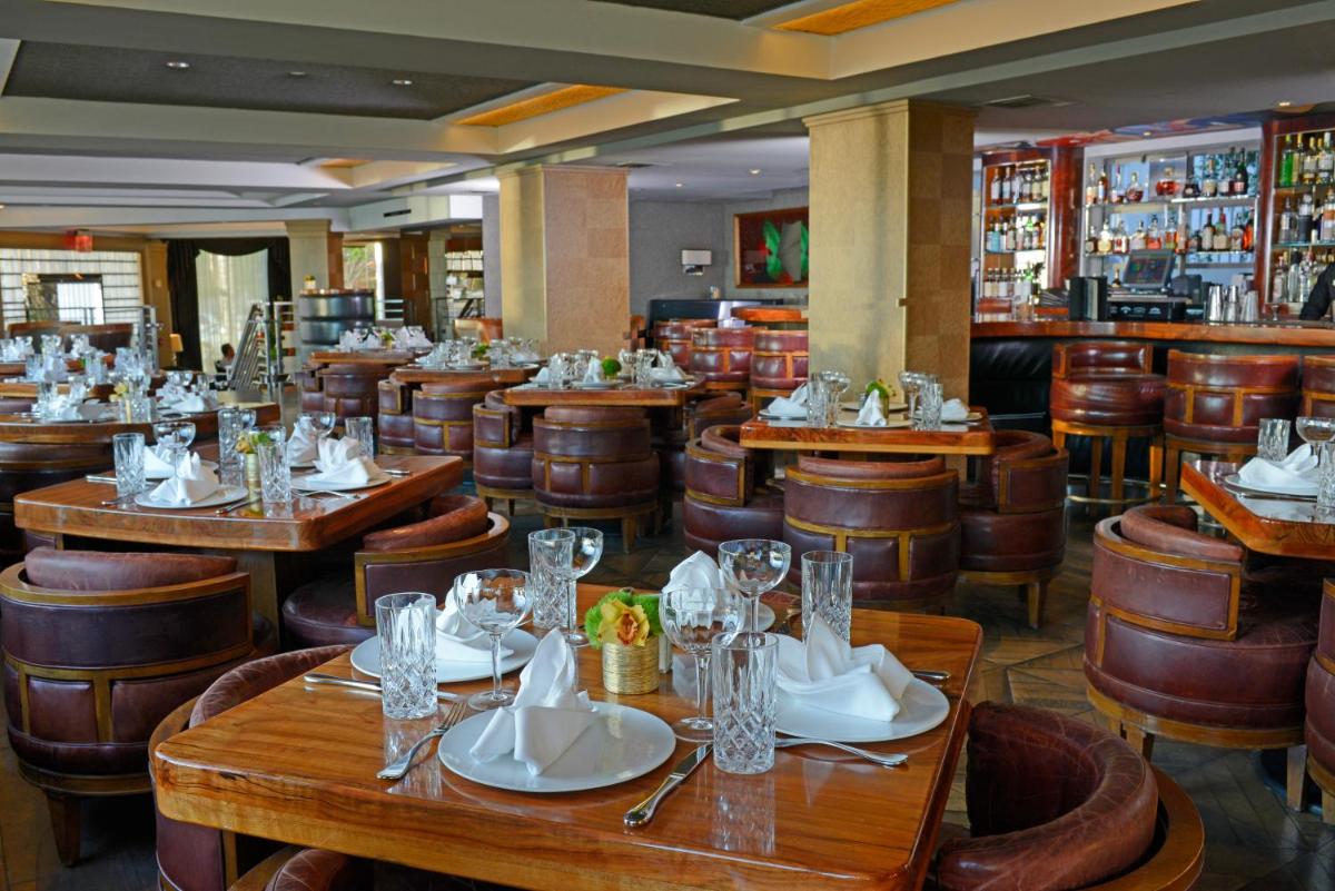 Hotel Shangri-La - Housity