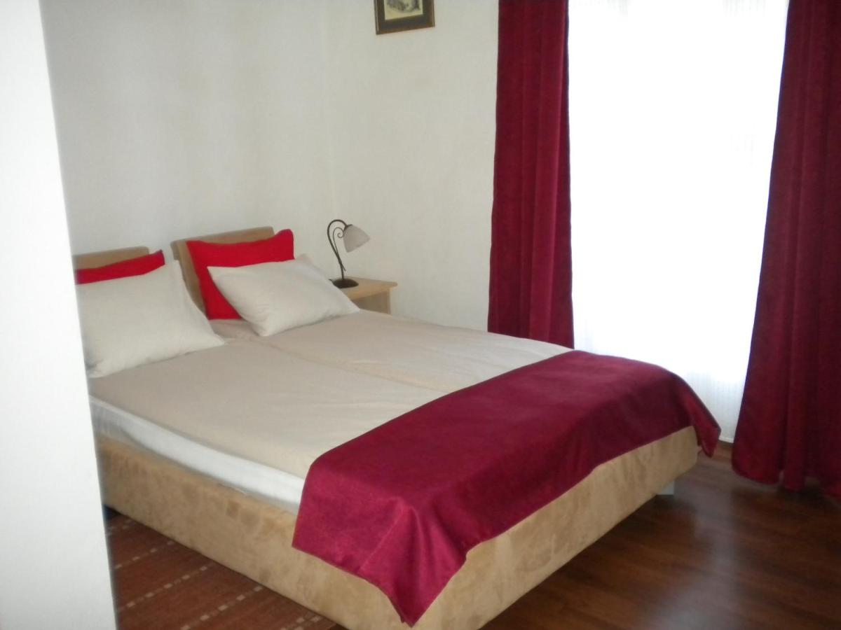 Pensiunea Bastion - Housity