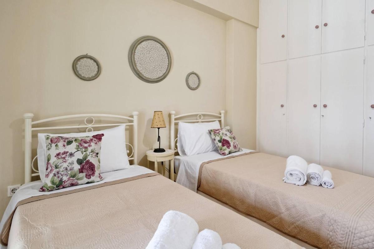 Suitetrails - Caryatis Apartment