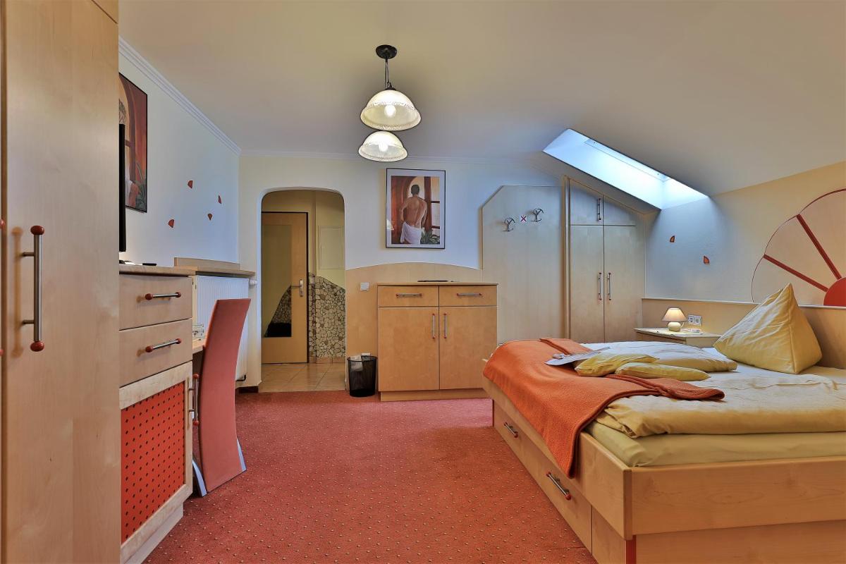 Hotel Garni Zerza - Housity