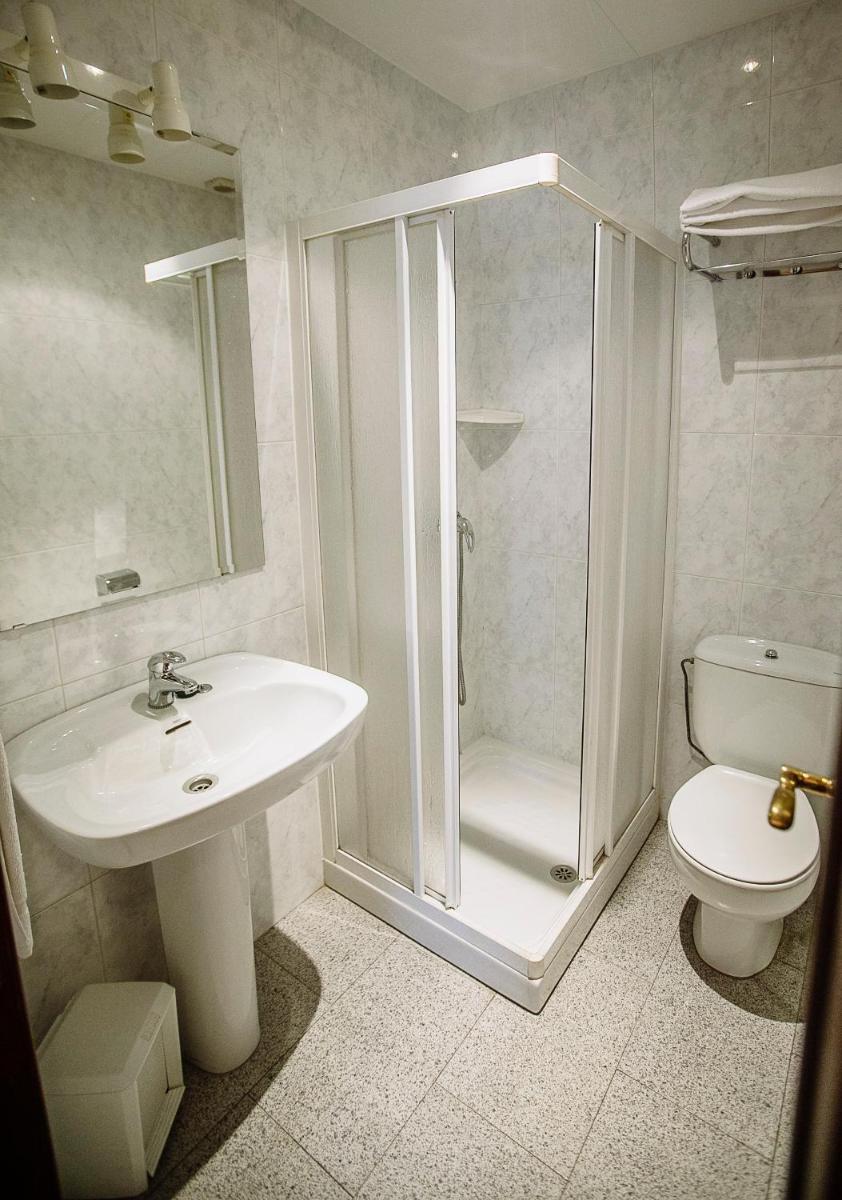 Hostal Plaza - Housity