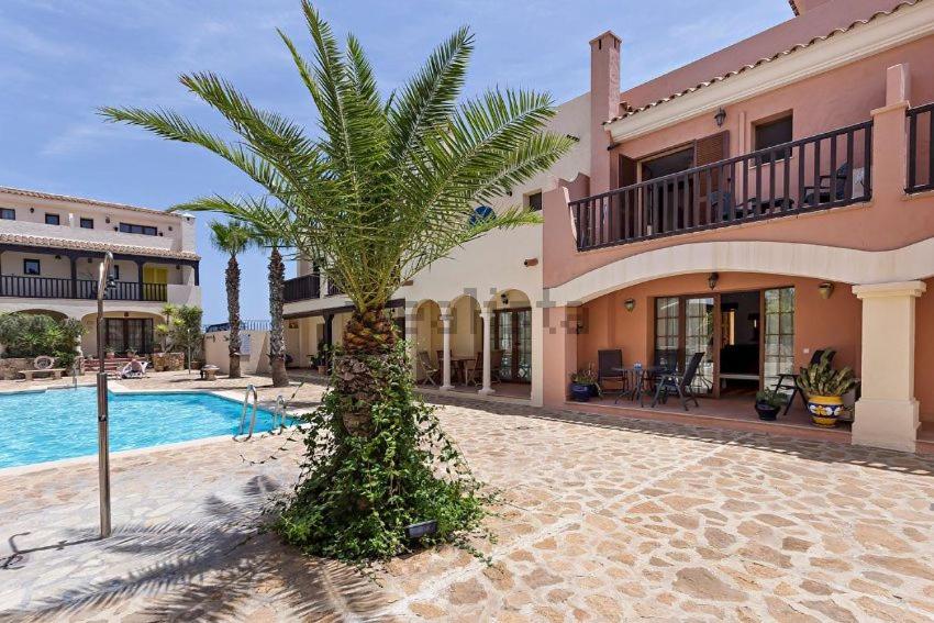 Harbour lights townhouse - Housity