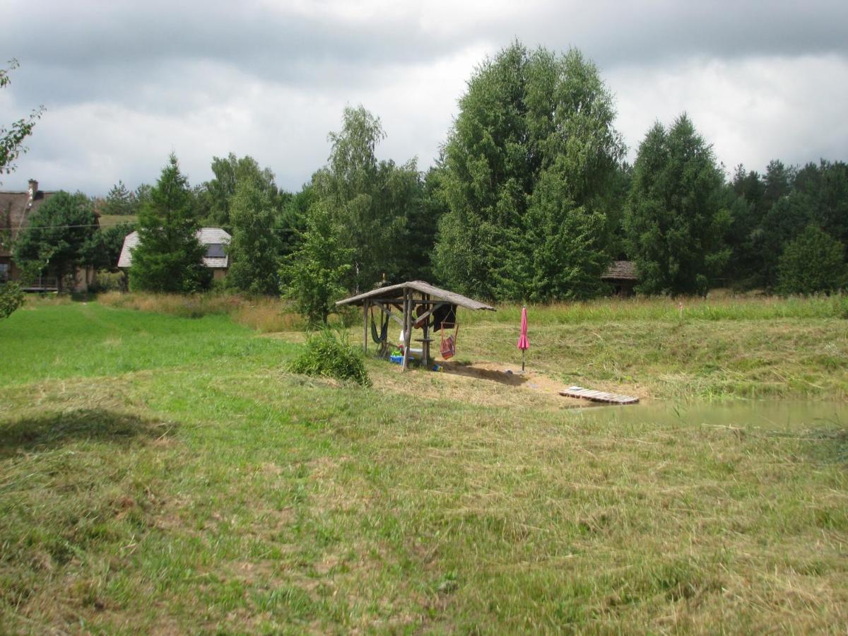 Dom na Krańcu Świata - Housity