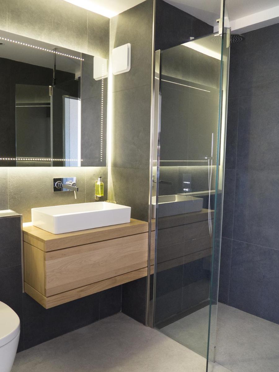 Salle de bains dans l'établissement Hôtel Le Grand Tétras