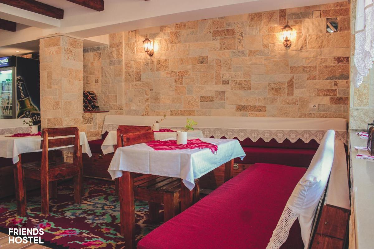 Friends' Guesthouse & Hostel - Housity
