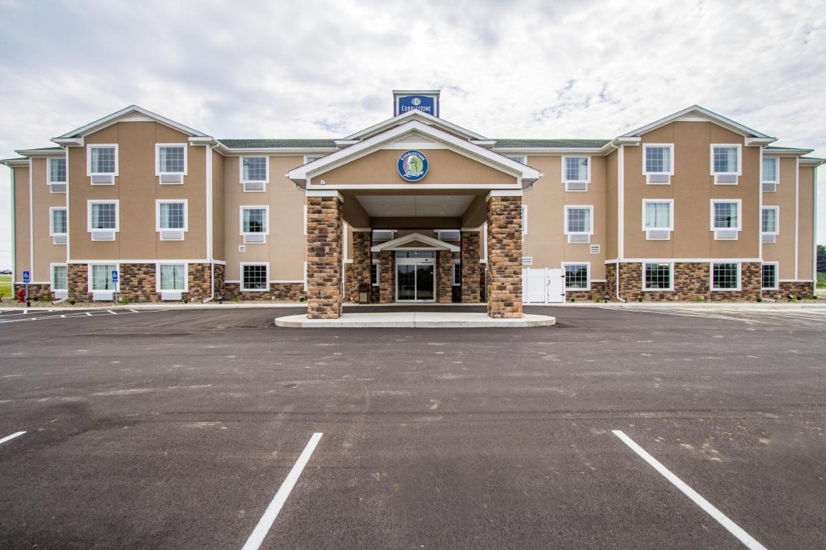 Cobblestone Hotel & Suites - Hutchinson - Housity