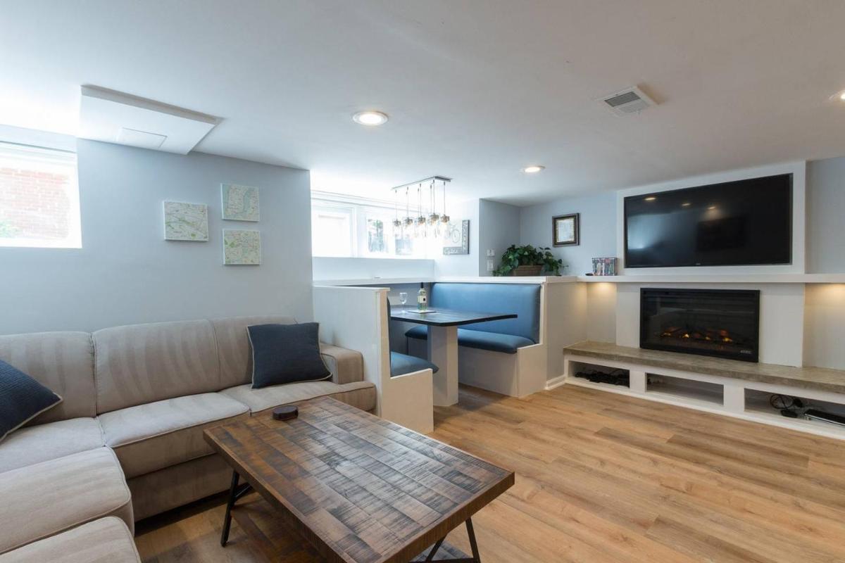 Luxury 2 bedroom apartment w/ free parking - Housity