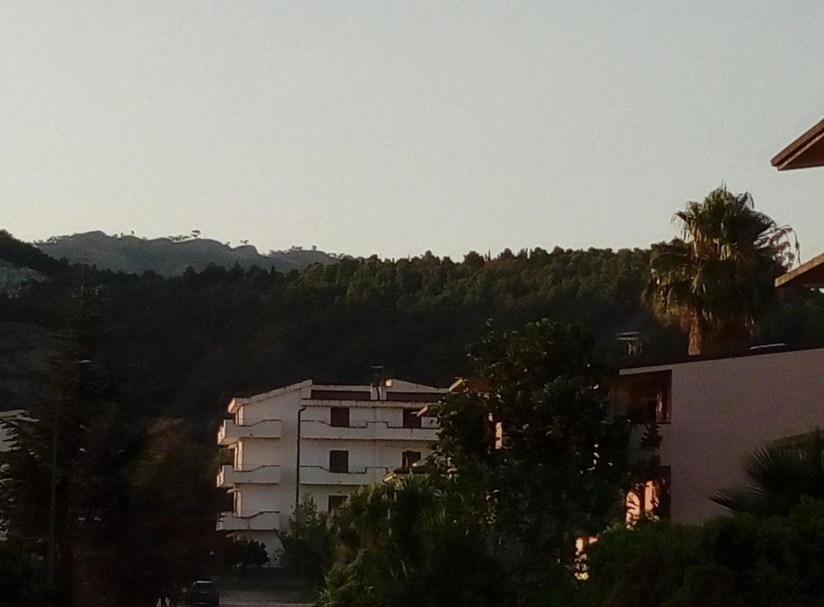 MONOLOCALE DELUX, nel centro storico ed a pochi passi dal mare - Housity