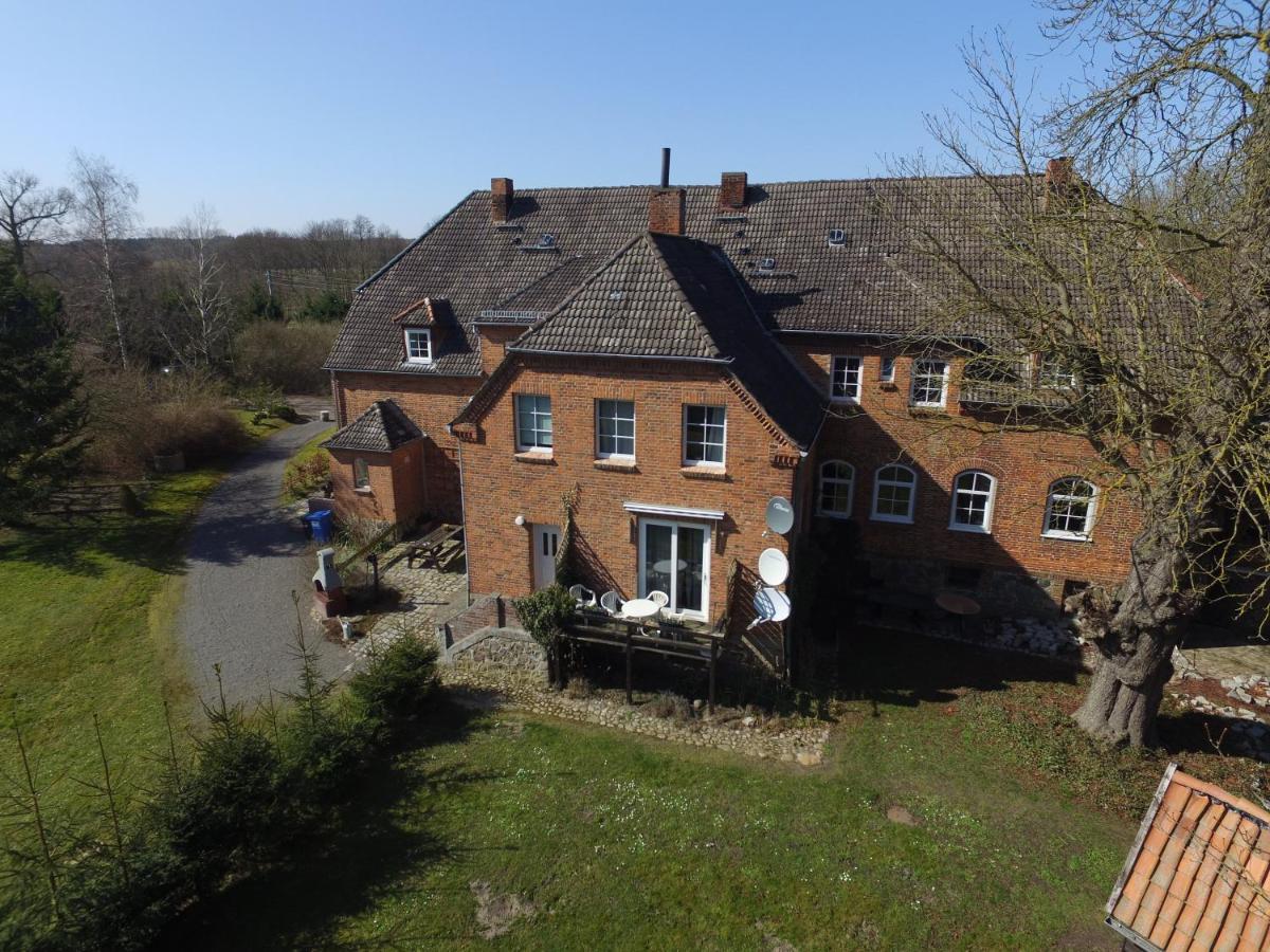 Gutshaus Dämelow tussen Schwerin en Wismar - Housity