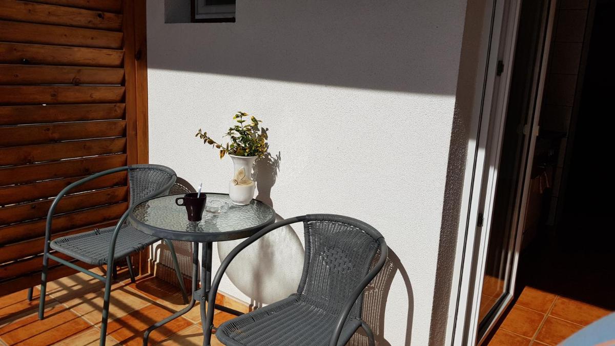 Laci Apartman - Housity