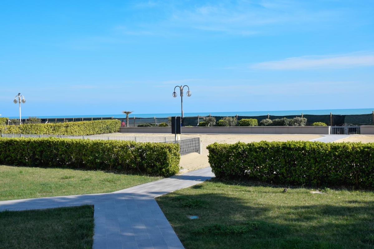 Vistamare Family Apartments - Housity