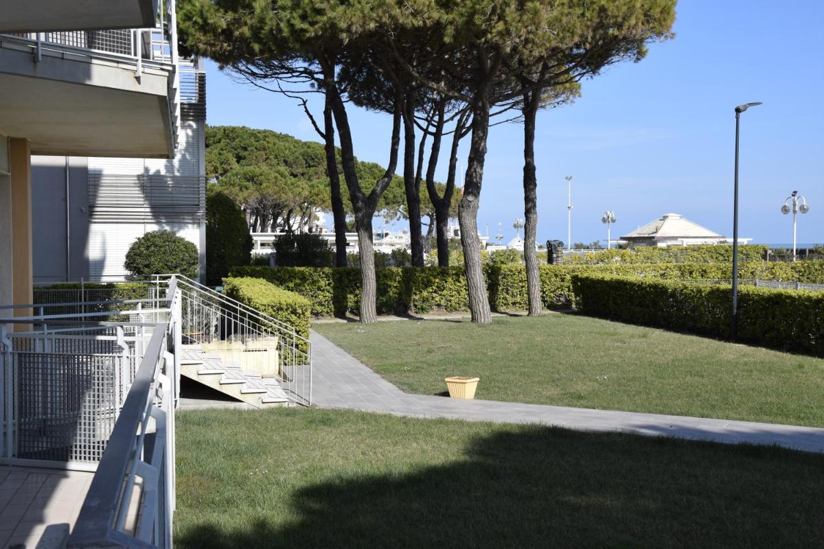 Vistamare Family Apartments - Housity