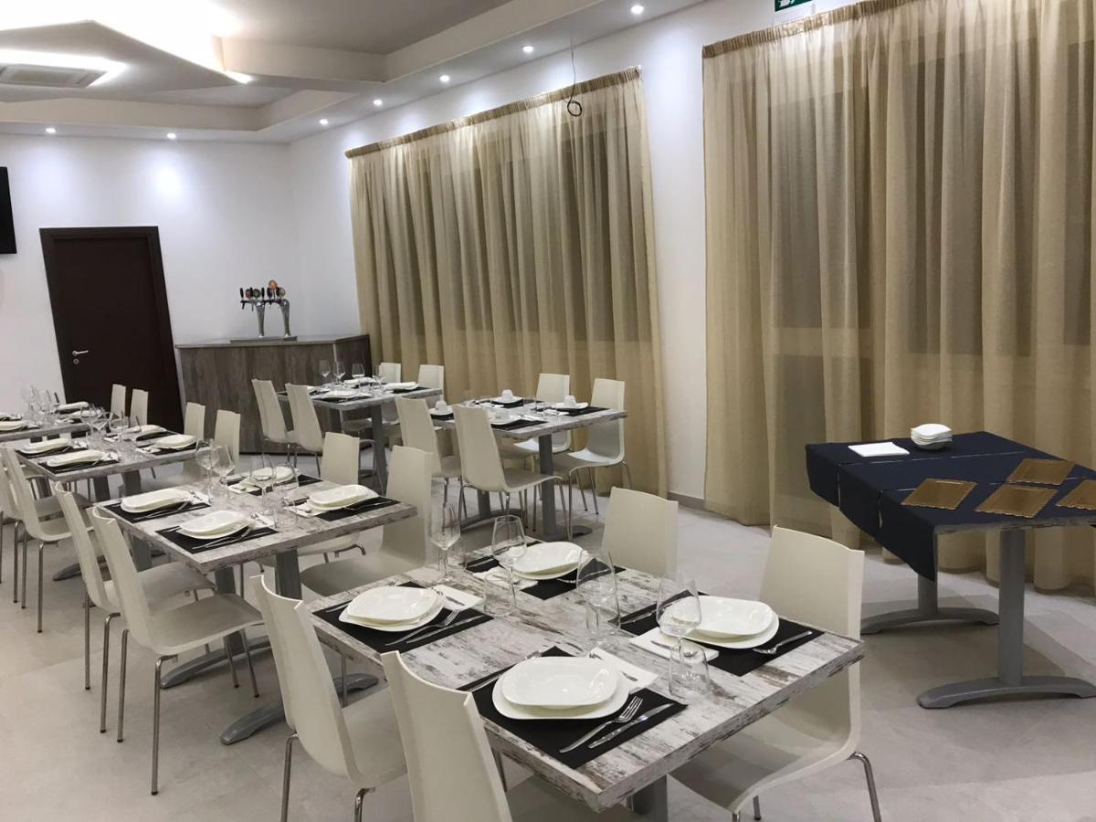 Hotel Villa Joseph - Housity