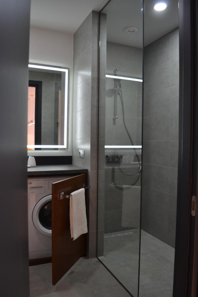 Poti Apartments - Housity