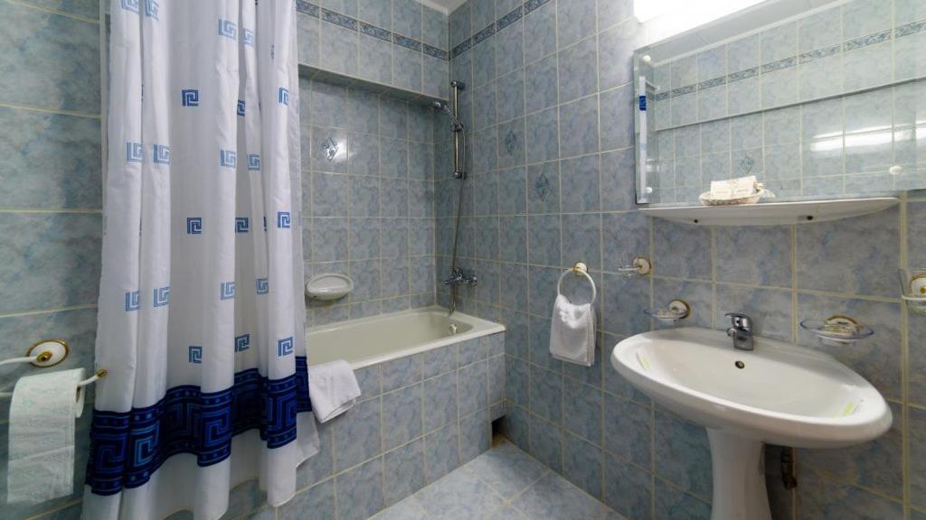Hotel Decebal - Housity
