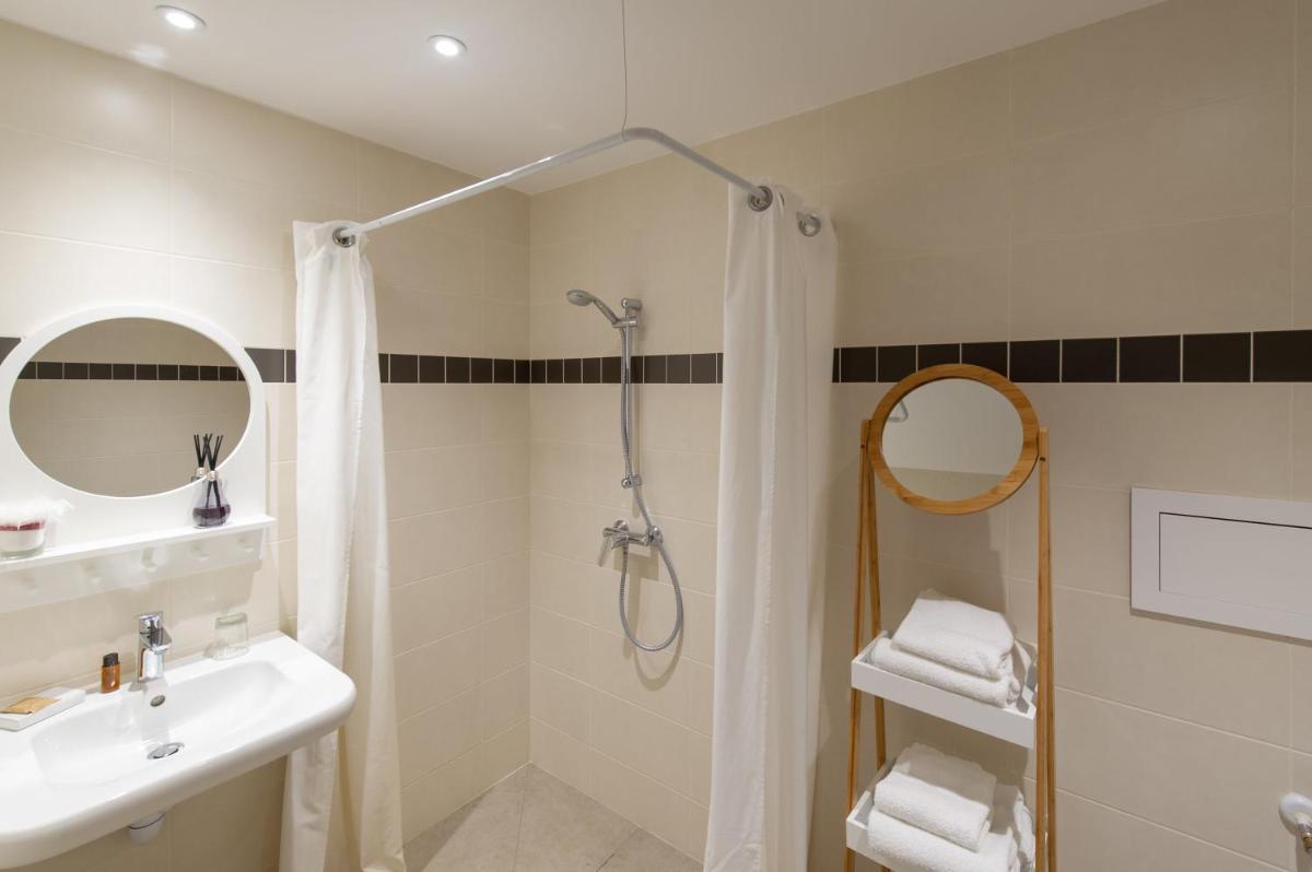La Sorelle Hôtel Golf et Restaurant - Housity