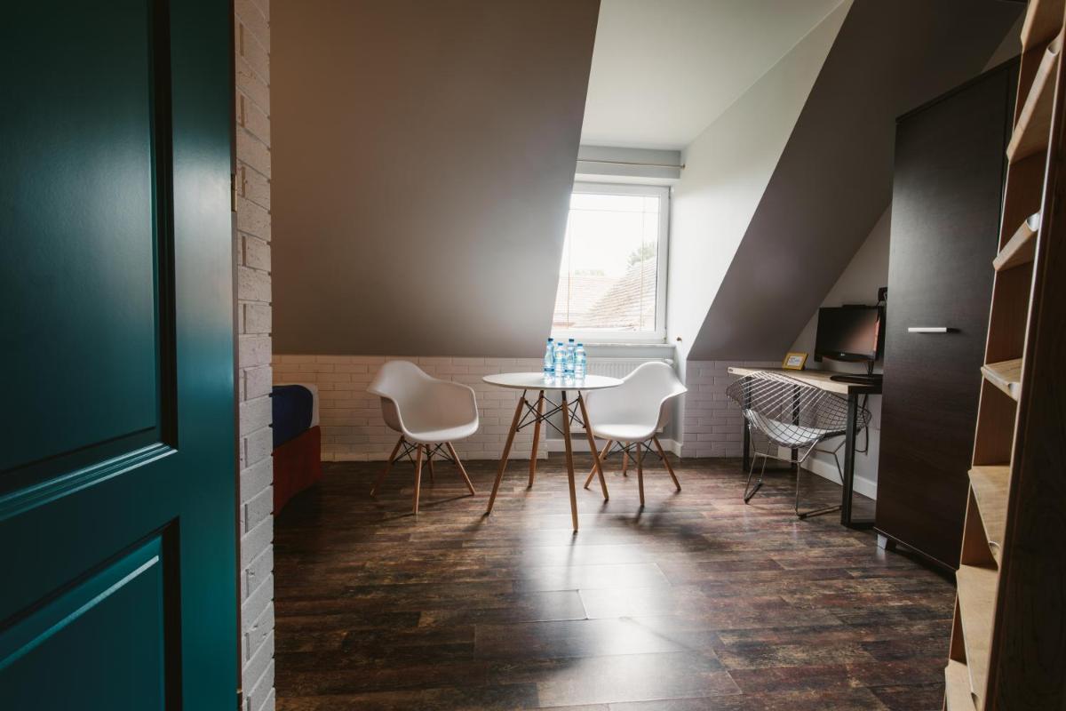 Via Villa - Housity