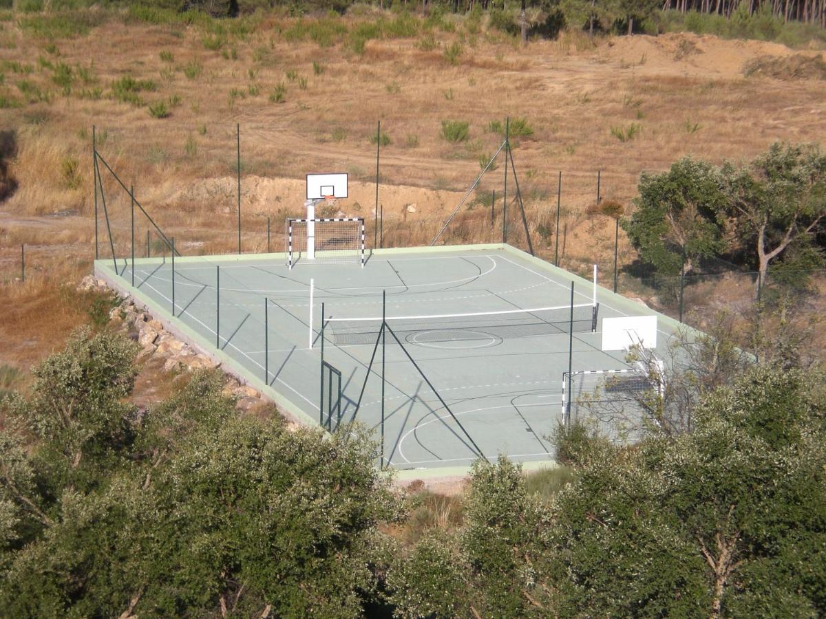 Comodidades para jogar ténis e squash em Hotel Da Montanha ou nas proximidades