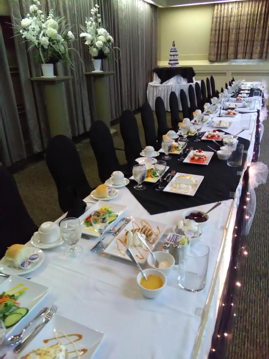 Slemon Park Hotel & Conference Centre - Housity