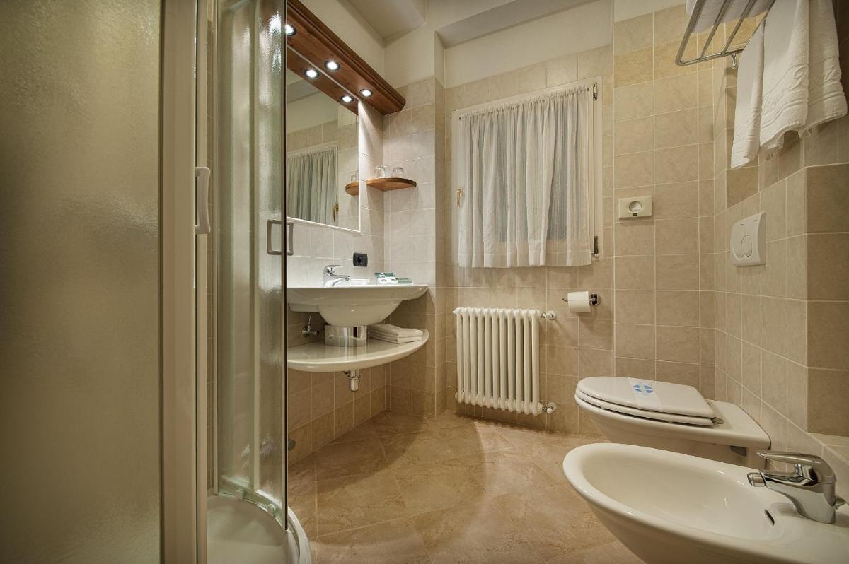 Hotel Larice Bianco - Housity
