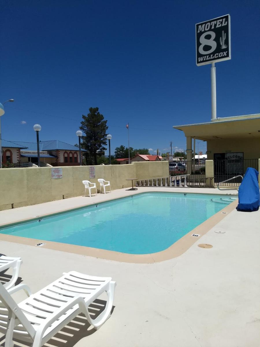 Motel 8 Willcox - Housity