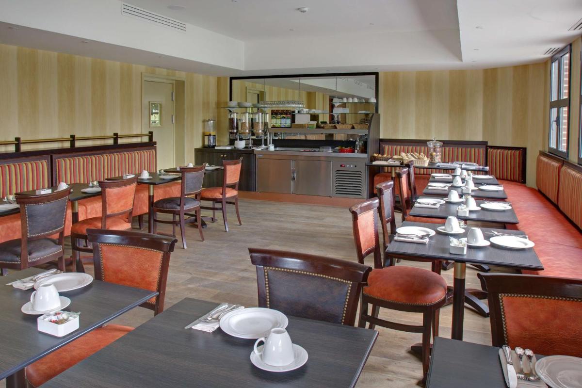 Restaurant ou autre lieu de restauration dans l'établissement Best Western La Metairie