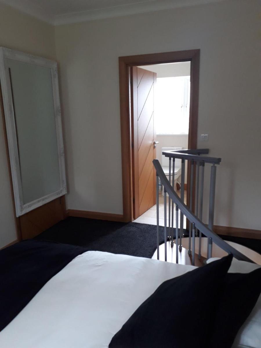 The Grove, Grove Road Ryde Po333lh - Housity