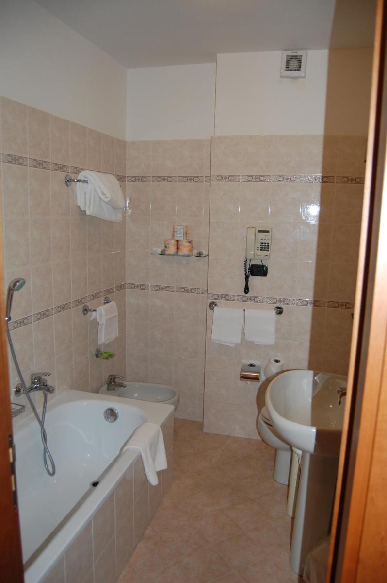 Grand Hotel Moroni - Housity