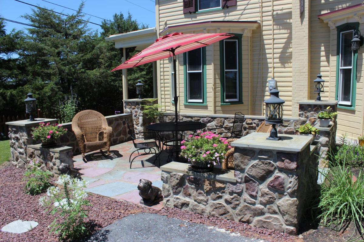 Carriage Stop Bed & Breakfast - Housity